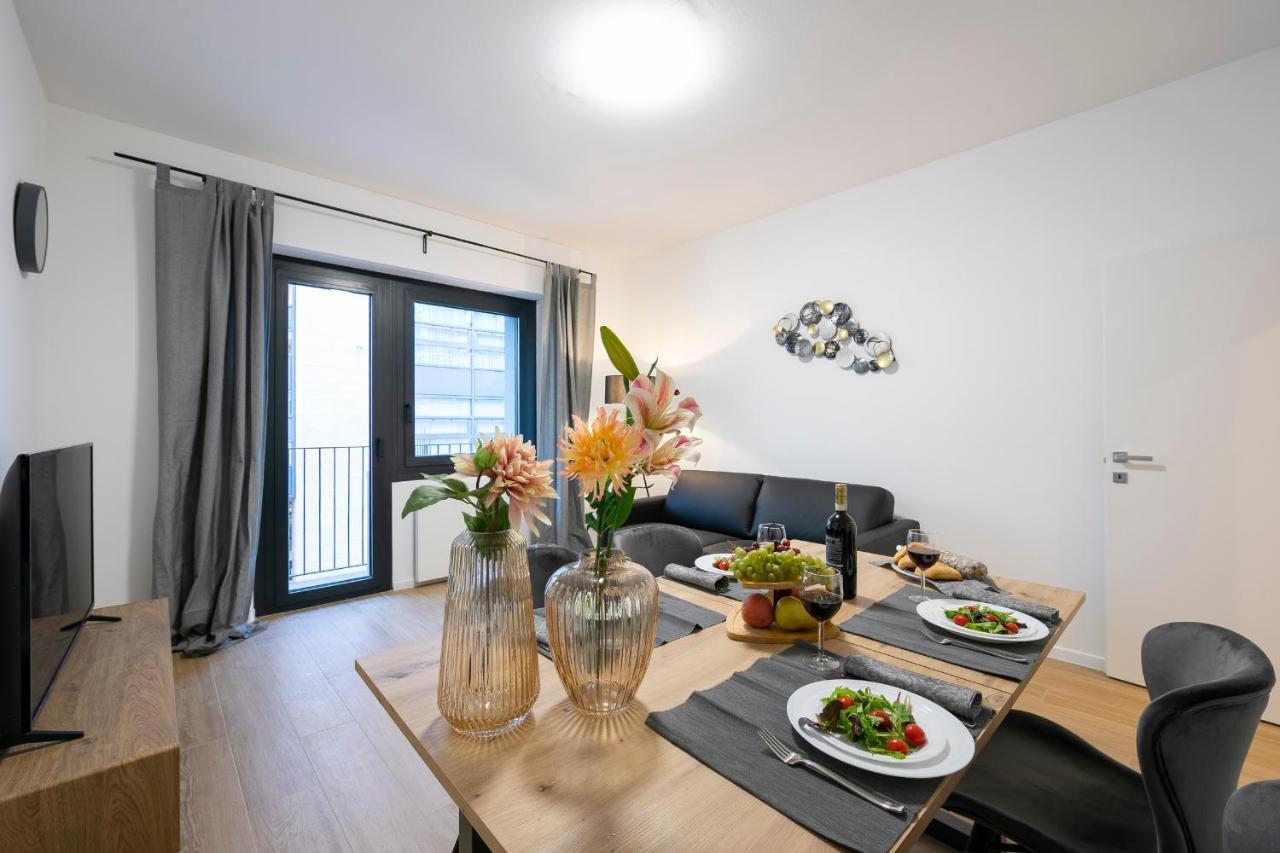 Boutique Apartments - Happy Rentals Lugano Bagian luar foto